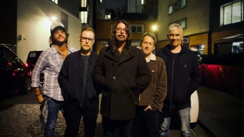 Des membres de Foo Fighters, The Linda Lindas et Minutemen unissent leurs forces pour le single caritatif « We Are LA! » contre les incendies