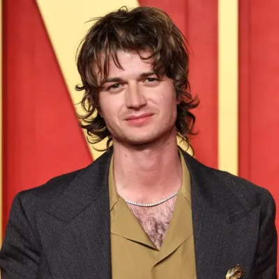 Djo (Joe Keery) propulsé numéro 1 au Royaume-Uni avec « End Of Beginnings » après le final de Stranger Things