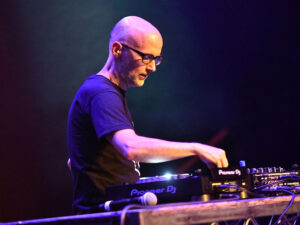 Moby de retour à Brighton Beach en 2026 pour un concert événement unique au Royaume-Uni