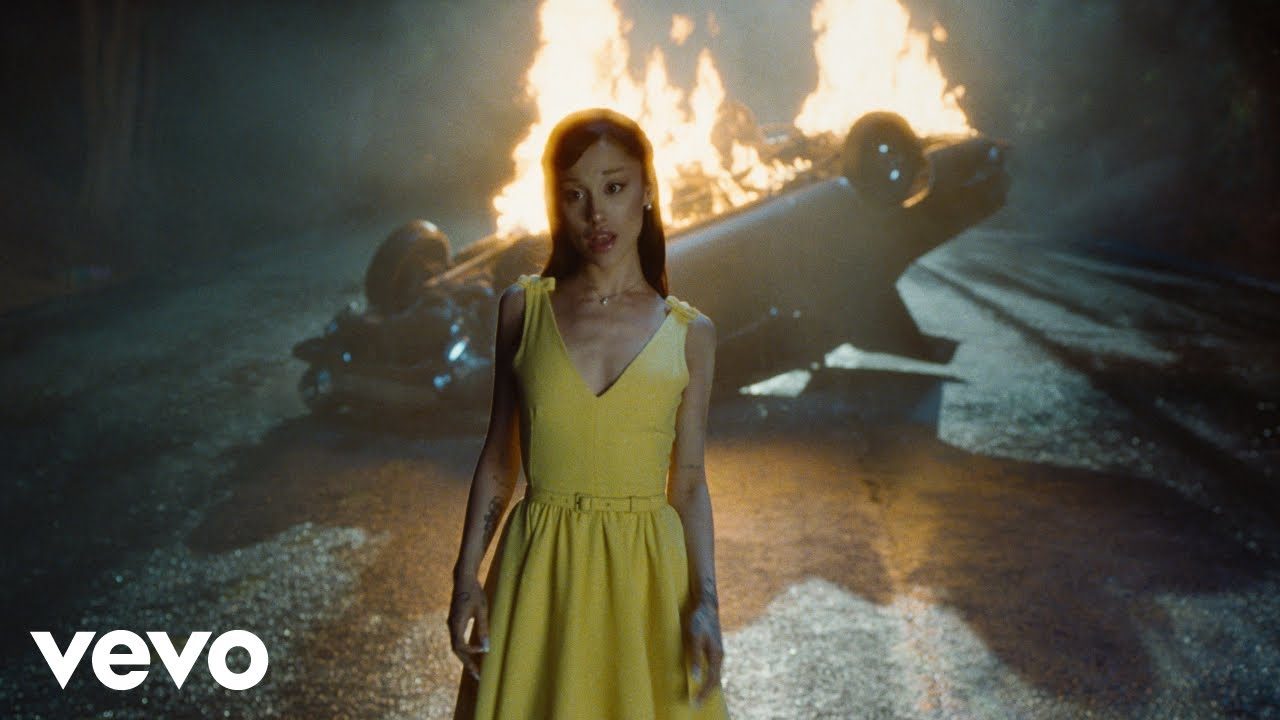 Ariana Grande dans le clip officiel de hate that i made you love me