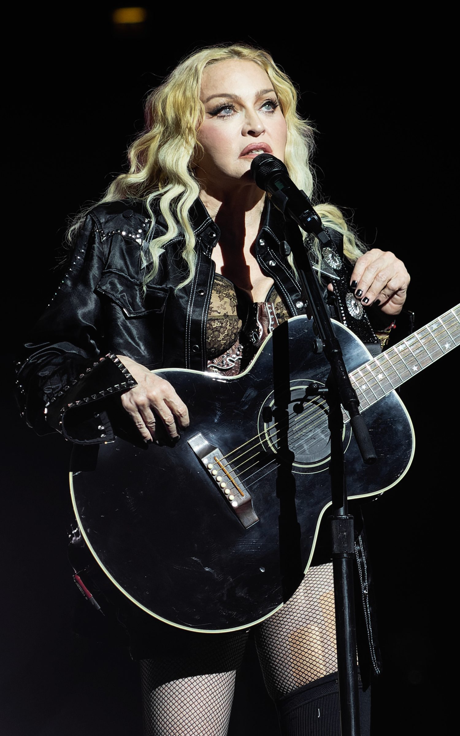 Madonna sur scène, co-tête d'affiche du show de la mi-temps de la finale de la Coupe du monde 2026