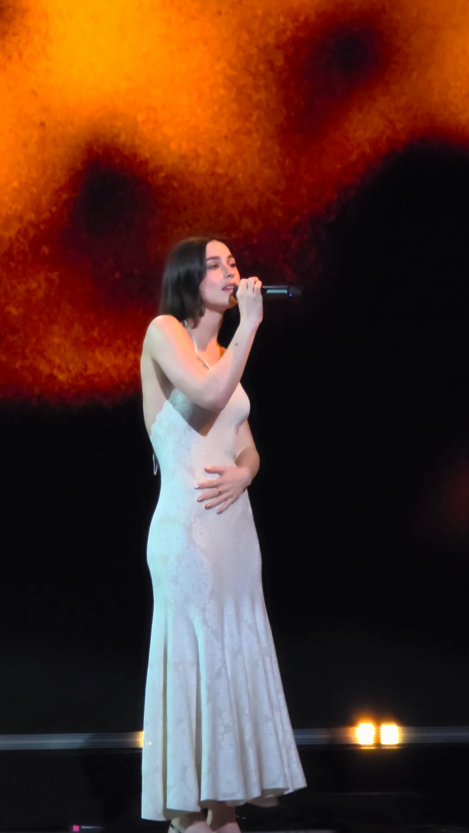 Gracie Abrams sur scène en concert en 2026