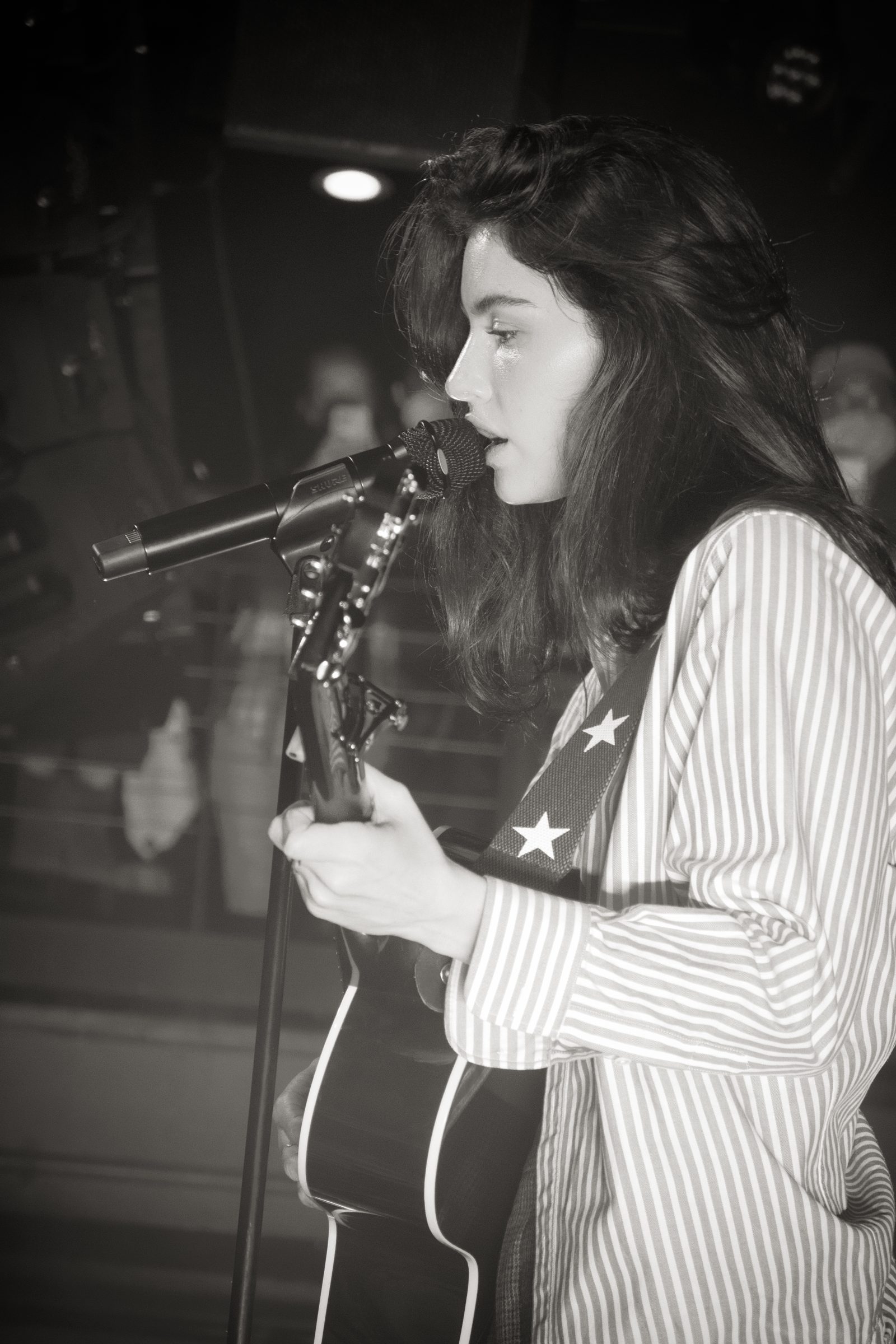 Portrait de la chanteuse Gracie Abrams