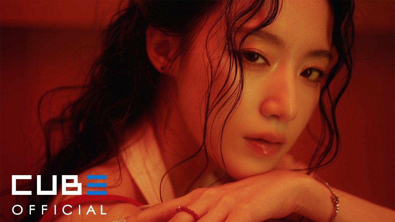 Image tirée du teaser du clip Gimme Dat Love d'i-dle
