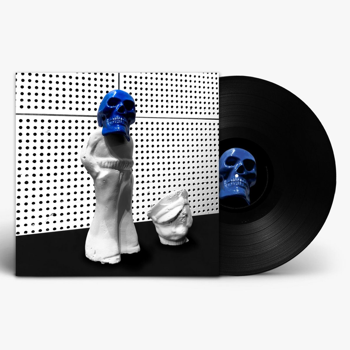 L'édition vinyle de « Frozen Charlotte » de Jack White avec sa pochette et son disque noir