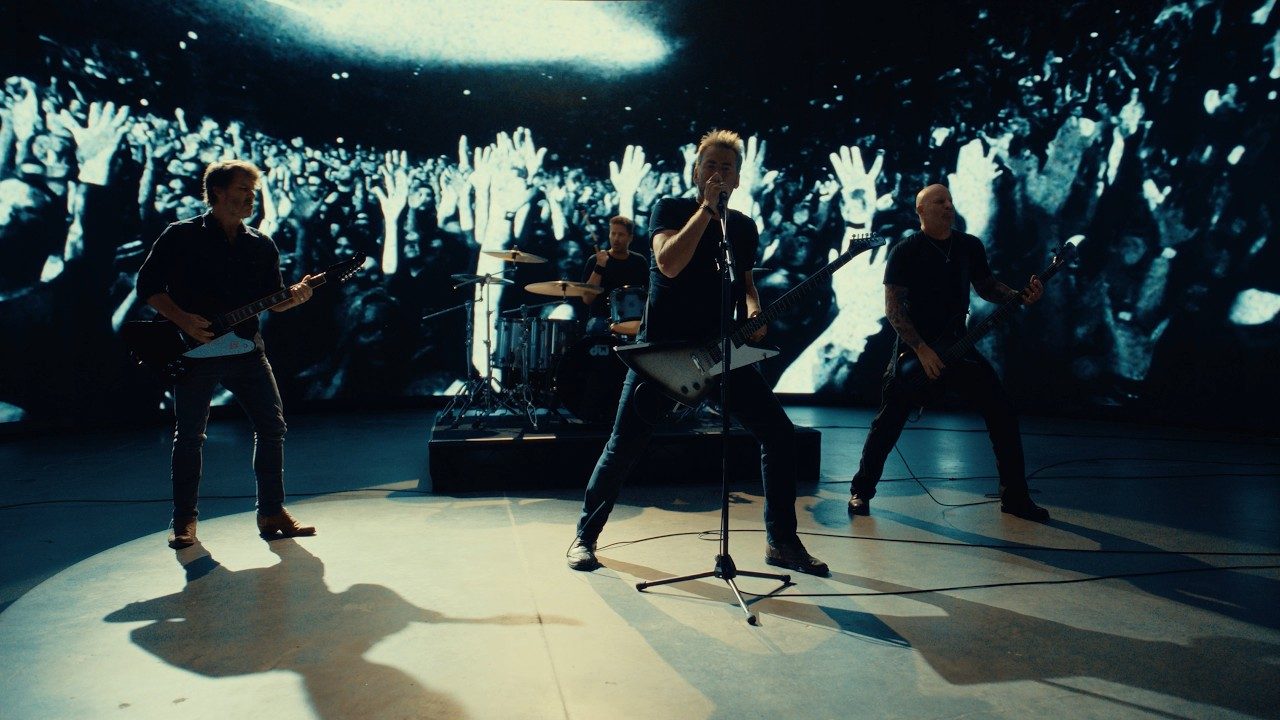 Image du clip officiel de Rattle the Cage de Nickelback
