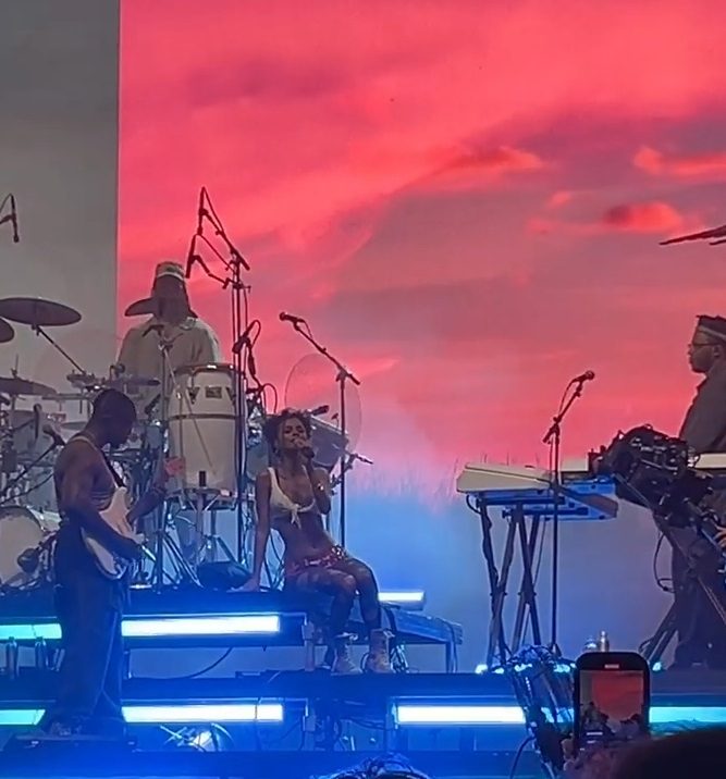 Tyla sur scène au festival Coachella en 2025