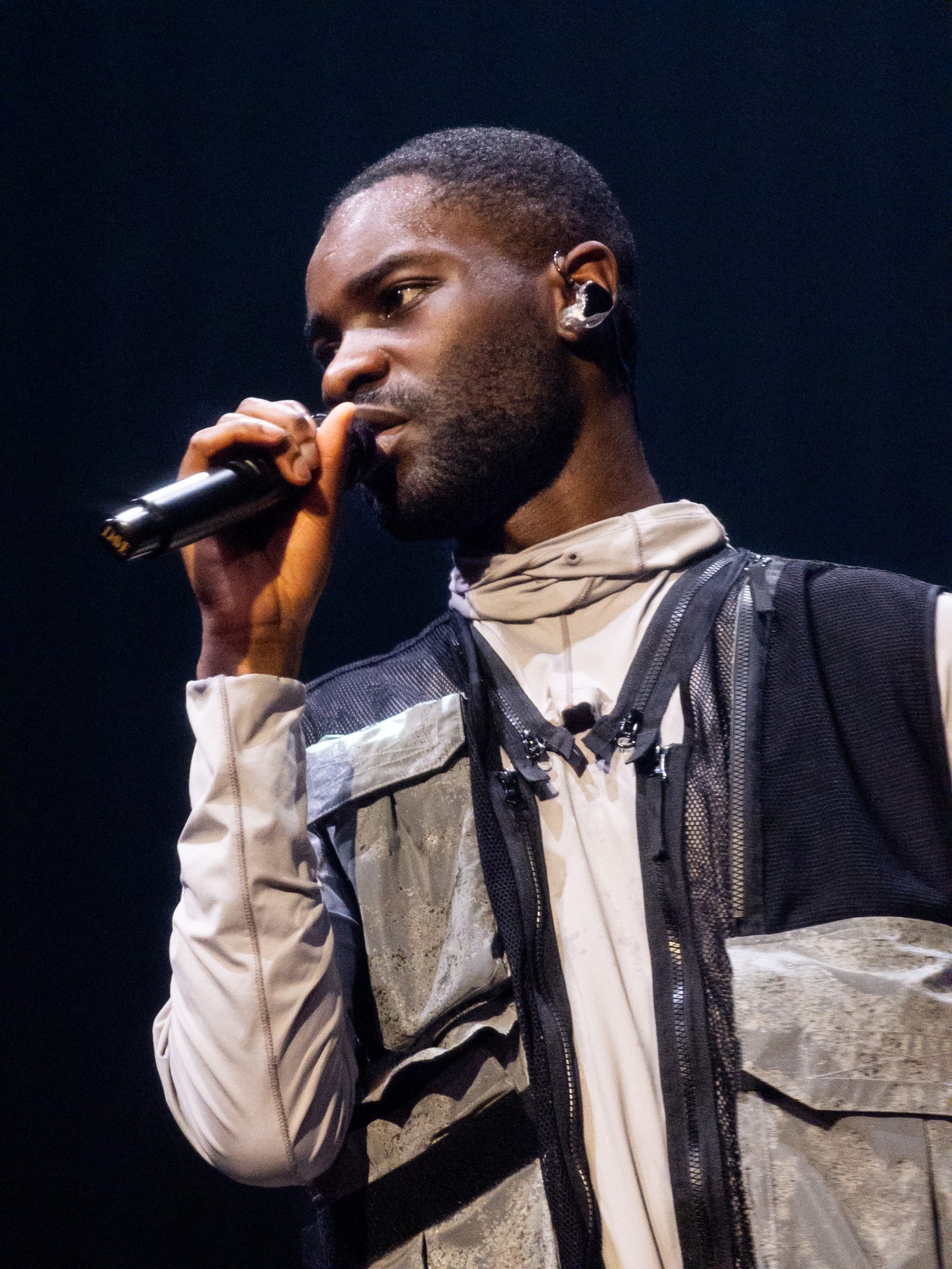 Le rappeur Dave sur scène