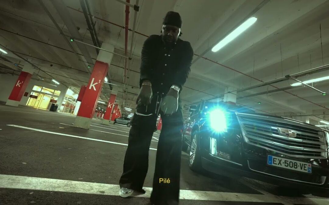 Mauvais Djo dans le clip officiel de Pilé