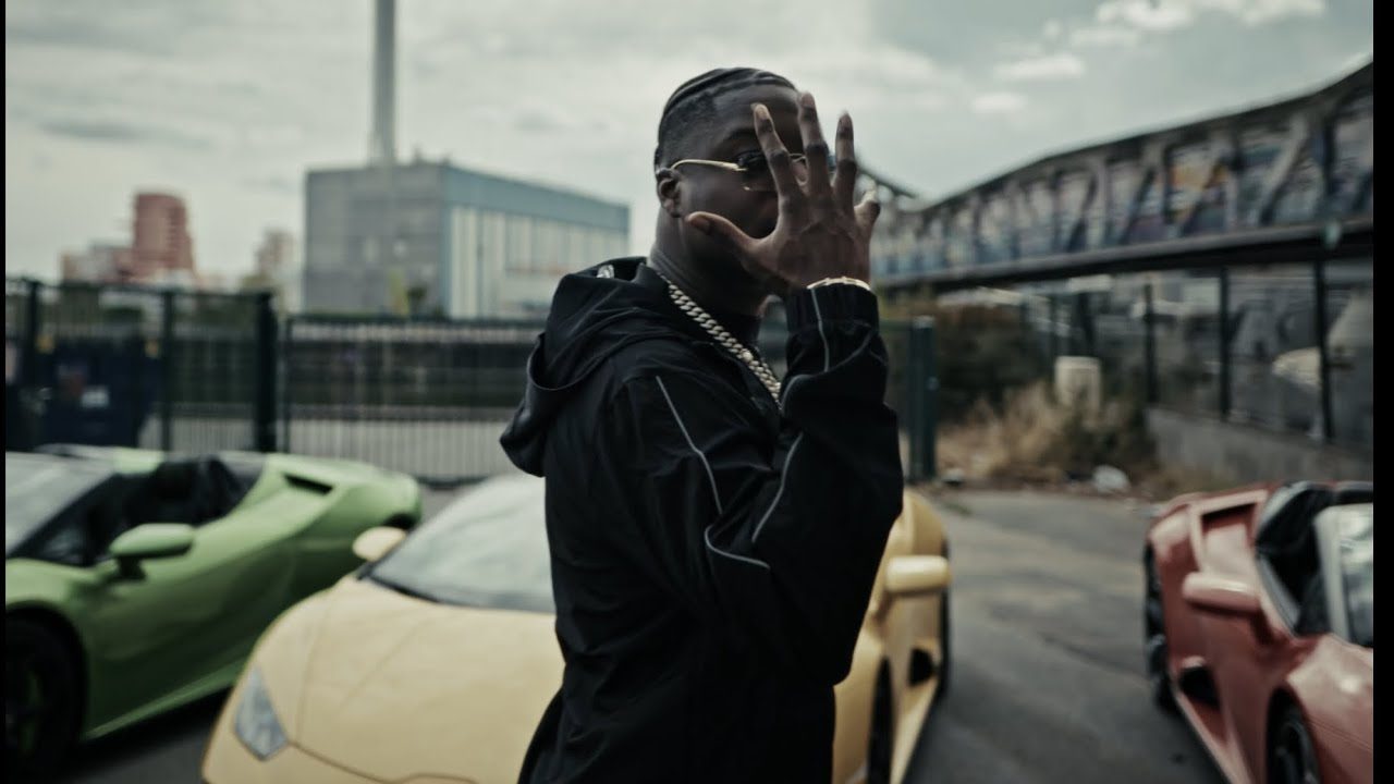 Image du clip officiel de Zodiac de Ninho