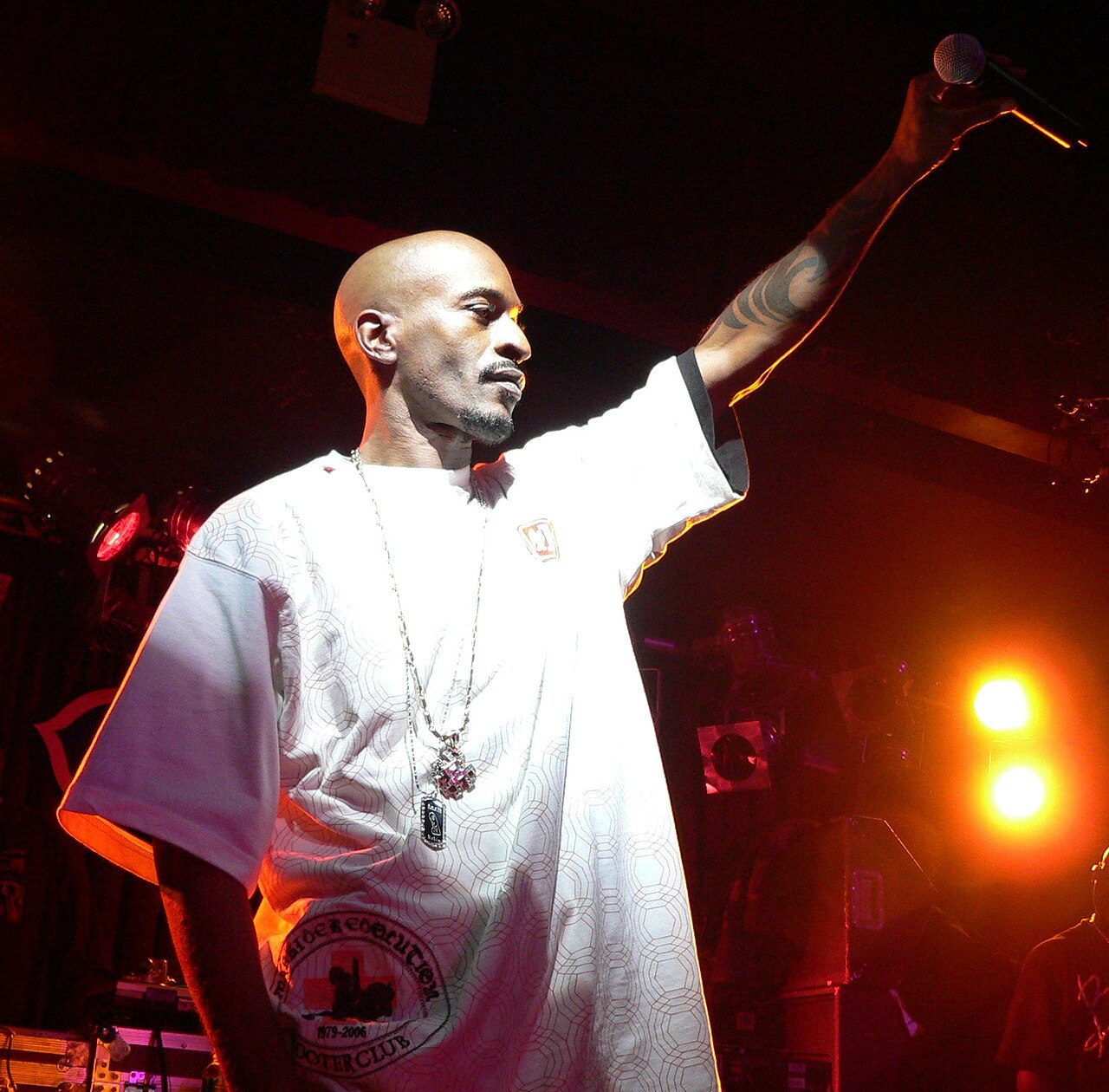 Rakim performing live