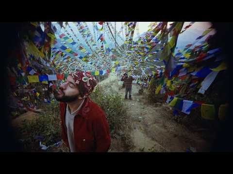 Bigflo et Oli dans le clip officiel de Karma