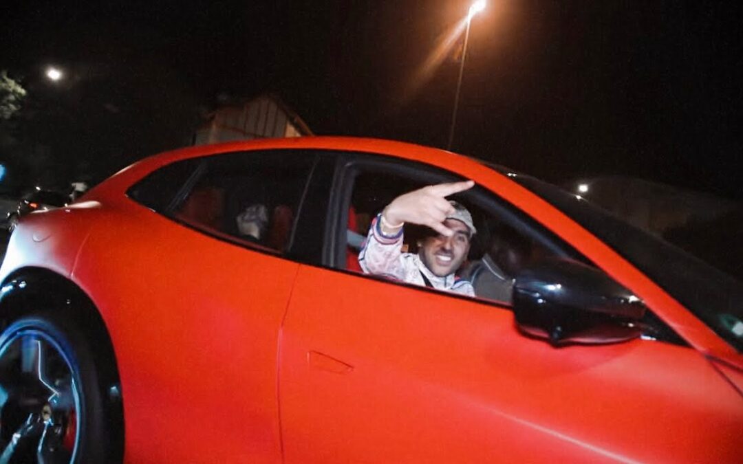 Image extraite du clip officiel de HMI House de Heuss L Enfoire
