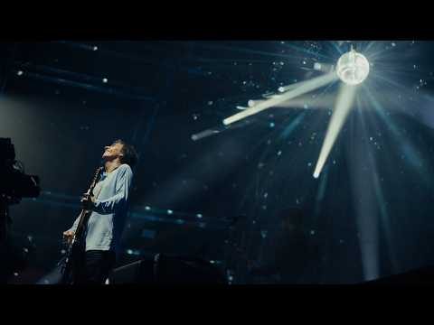 Johnny Marr dans le clip officiel de Its Time