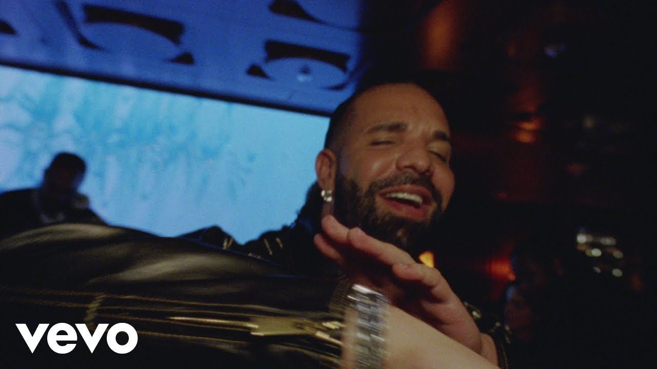 Image du clip officiel de Solar Eclipse